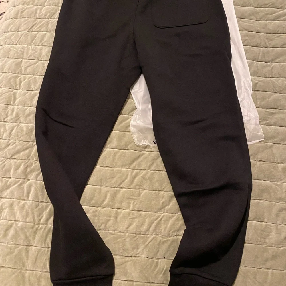 True classic basic joggers - Picture 4 of 4